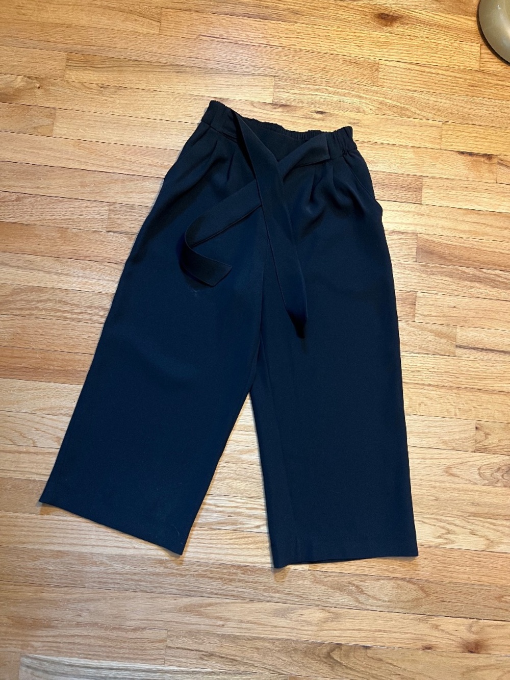 Lululemon Noir Cropped Trousers